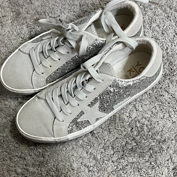 YOKI Shoes | Stylish Women's Glitter Sneakers | Color: White/Silver | Size: 8 - Picture 2 of 3